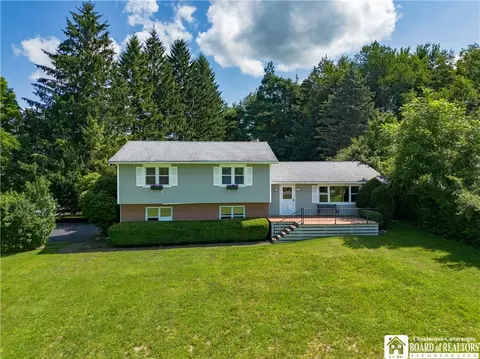 38 Dale Dr, Cassadaga, NY 14718