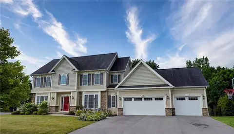 39 Cali Rdg, Fairport, NY 14450