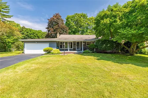 11 Maywood Dr, Rochester, NY 14618