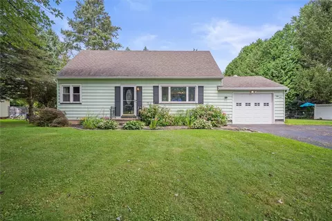 54 Harvey Ln, Ogden, NY 14559