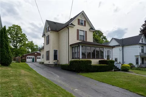 36 Dolbeer St, Perry, NY 14530