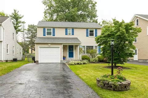 27 Gilbert Dr, Irondequoit, NY 14609