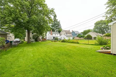27 Gilbert Dr, Irondequoit, NY 14609 photo 8