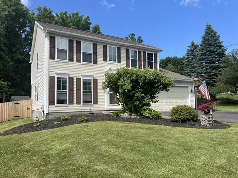 55 Princeton Ln, Perinton, NY 14450