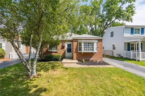 374 Brayton Rd, Greece, NY 14616