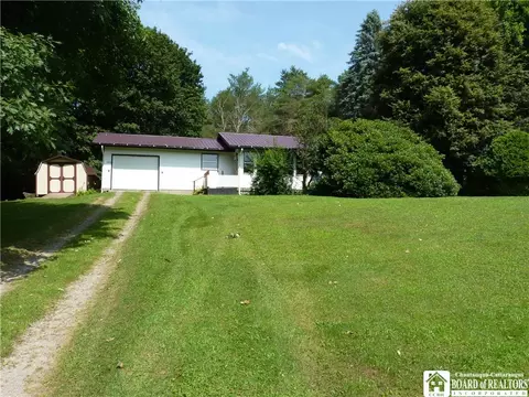 10914 Jamestown Rd, Napoli, NY 14772
