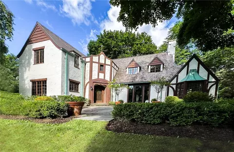 40 Ambassador Dr, Brighton, NY 14610