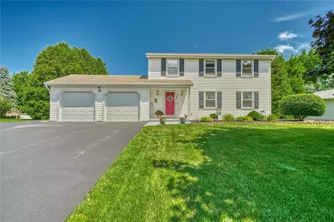 764 Somerdale Dr, Webster, NY 14580