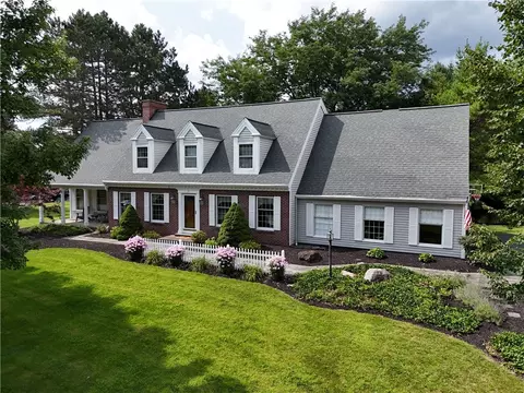37 Drumlin View Dr, Mendon, NY 14506