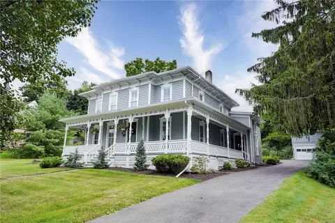 33 State St, Bloomfield, NY 14469