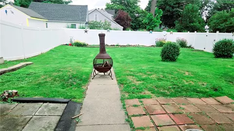 124 SE Breezway Dr NW, Irondequoit, NY 14622 photo 7