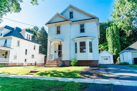 43 Brockway Pl, Sweden, NY 14420