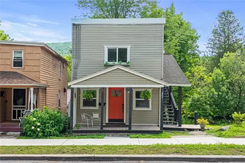 57 Main St, Stamford, NY 12167