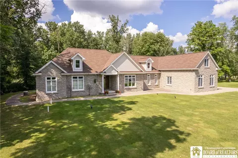 482 N Ellicott Creek Rd, Amherst, NY 14228