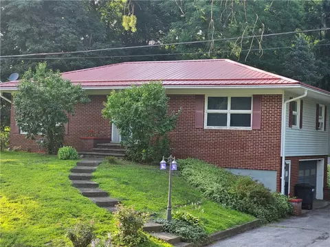 47 Dickerson St, Lyons, NY 14489 photo 2