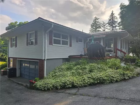 47 Dickerson St, Lyons, NY 14489 photo 6
