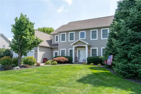 28 Summers St, Livonia, NY 14487