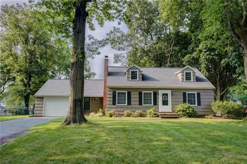 26 Clover Dr, Webster, NY 14580