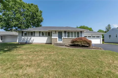 82 Carol Dr, Irondequoit, NY 14617