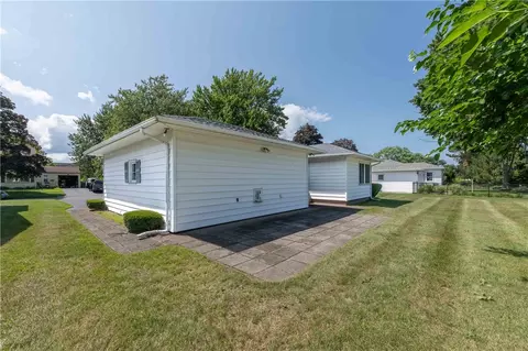 82 Carol Dr, Irondequoit, NY 14617 photo 40