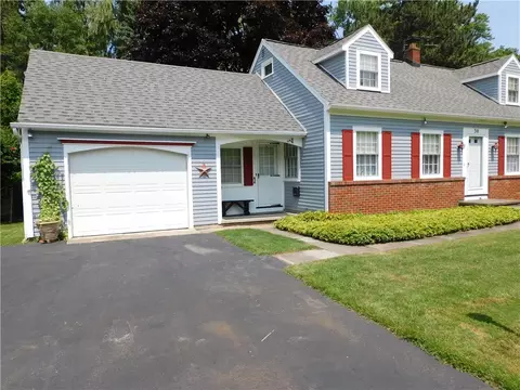 30 Deville Dr, Greece, NY 14612 photo 2