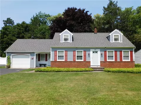 30 Deville Dr, Greece, NY 14612