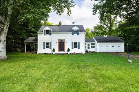 258 Mill Rd, Greece, NY 14626