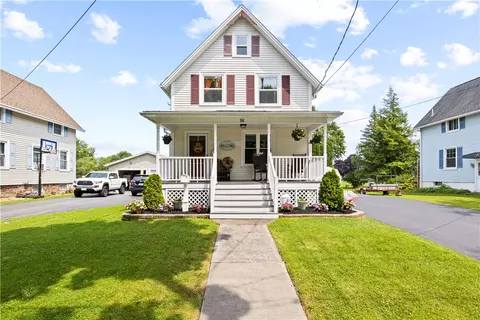 58 Heinz St, Parma, NY 14468