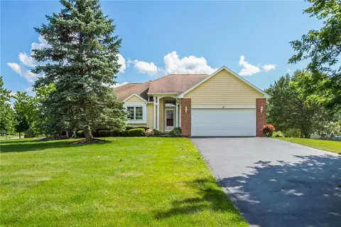 17 Cobblefield Way, Pittsford, NY 14534