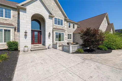1 Stablegate Dr, Webster, NY 14580 photo 4