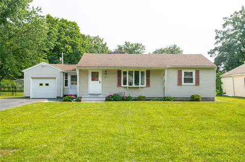 269 Beechwood Cres, Webster, NY 14580