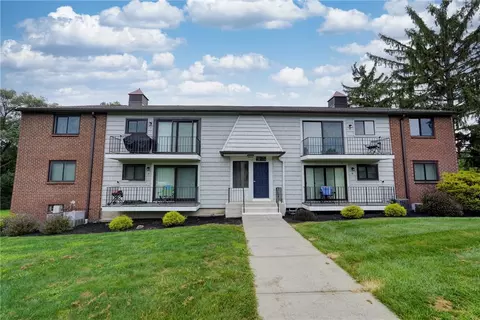 28 Great Wood Ct # -8, Perinton, NY 14450