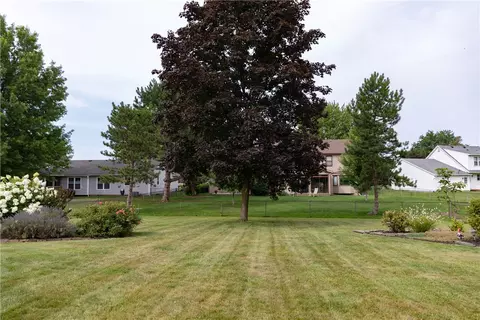 52 Redcedar Dr, Greece, NY 14616 photo 21