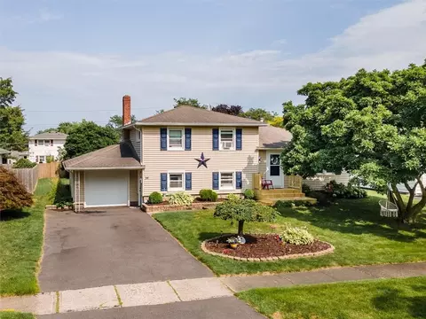 34 Gladmar Dr, Irondequoit, NY 14622 photo 3