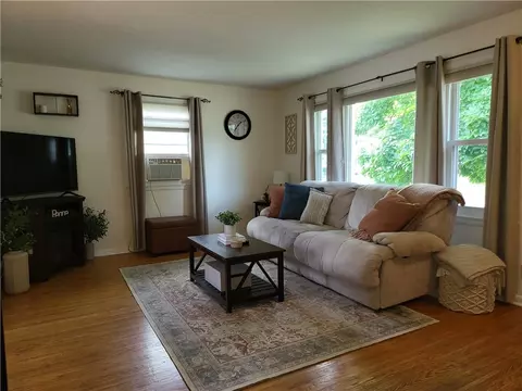 34 Gladmar Dr, Irondequoit, NY 14622 photo 7