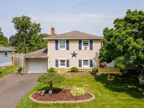 34 Gladmar Dr, Irondequoit, NY 14622