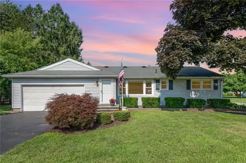 45 Everclay Dr, Greece, NY 14616