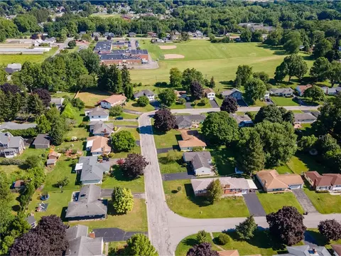 47 High Point Trl, Irondequoit, NY 14609 photo 25