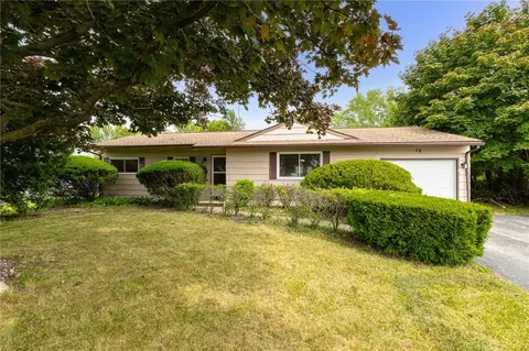 78 Patrician Dr N, Rochester, NY 14623