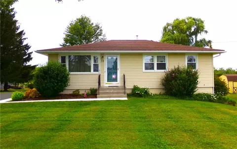 59 Palmer Rd, Riga, NY 14228