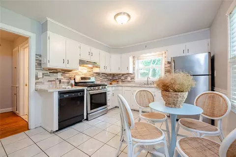 884 Whitlock Rd, Irondequoit, NY 14609 photo 18