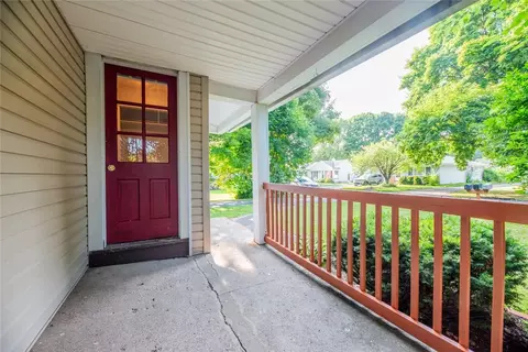 884 Whitlock Rd, Irondequoit, NY 14609 photo 6