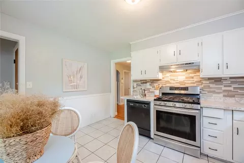 884 Whitlock Rd, Irondequoit, NY 14609 photo 20
