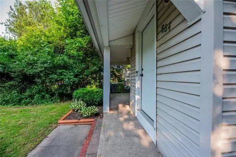 884 Whitlock Rd, Irondequoit, NY 14609 photo 4