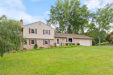 7 Guilford Way, Pittsford, NY 14534