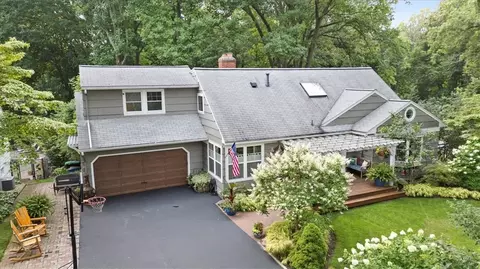 131 Tyringham Rd, Irondequoit, NY 14617