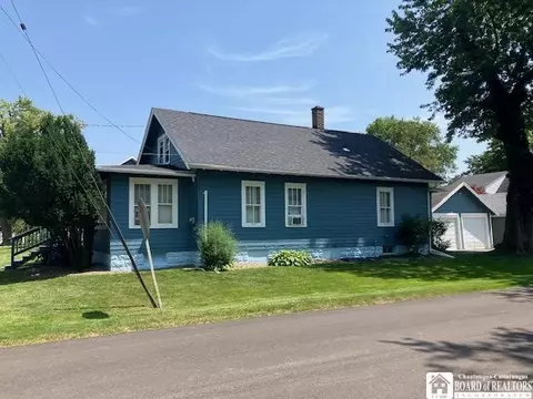 33 Willowbrook Ave, Dunkirk, NY 14048