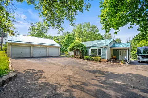 447 Walworth Penfield Rd, Walworth, NY 14568