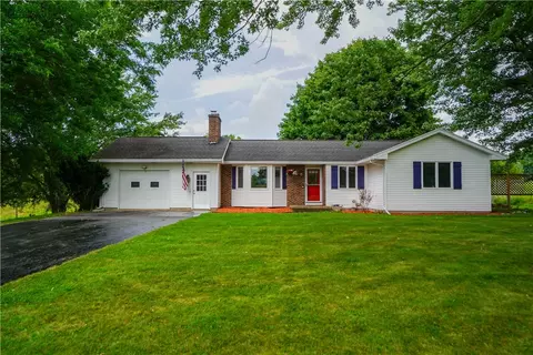 9006 Seymour Rd, Bloomfield, NY 14469