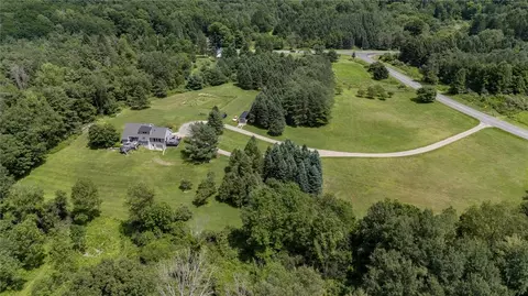 7240 Davis Rd, Naples, NY 14512